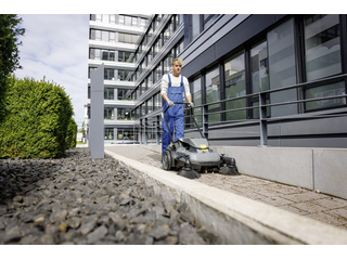 Аккумуляторная подметальная машина Karcher KM 70/30 C Bp 2SB